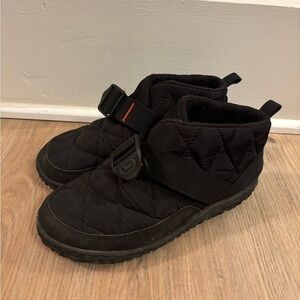 Women’s Chaco Quilted Ankle Boots — Size 6